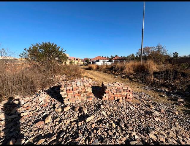 LAND FOR SALE IN SELCOURT